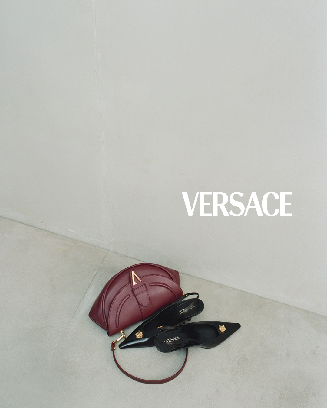 vCửa hàng Versace tại Rex Hotel trở lại với diện mạo xa hoa, đẳng cấp