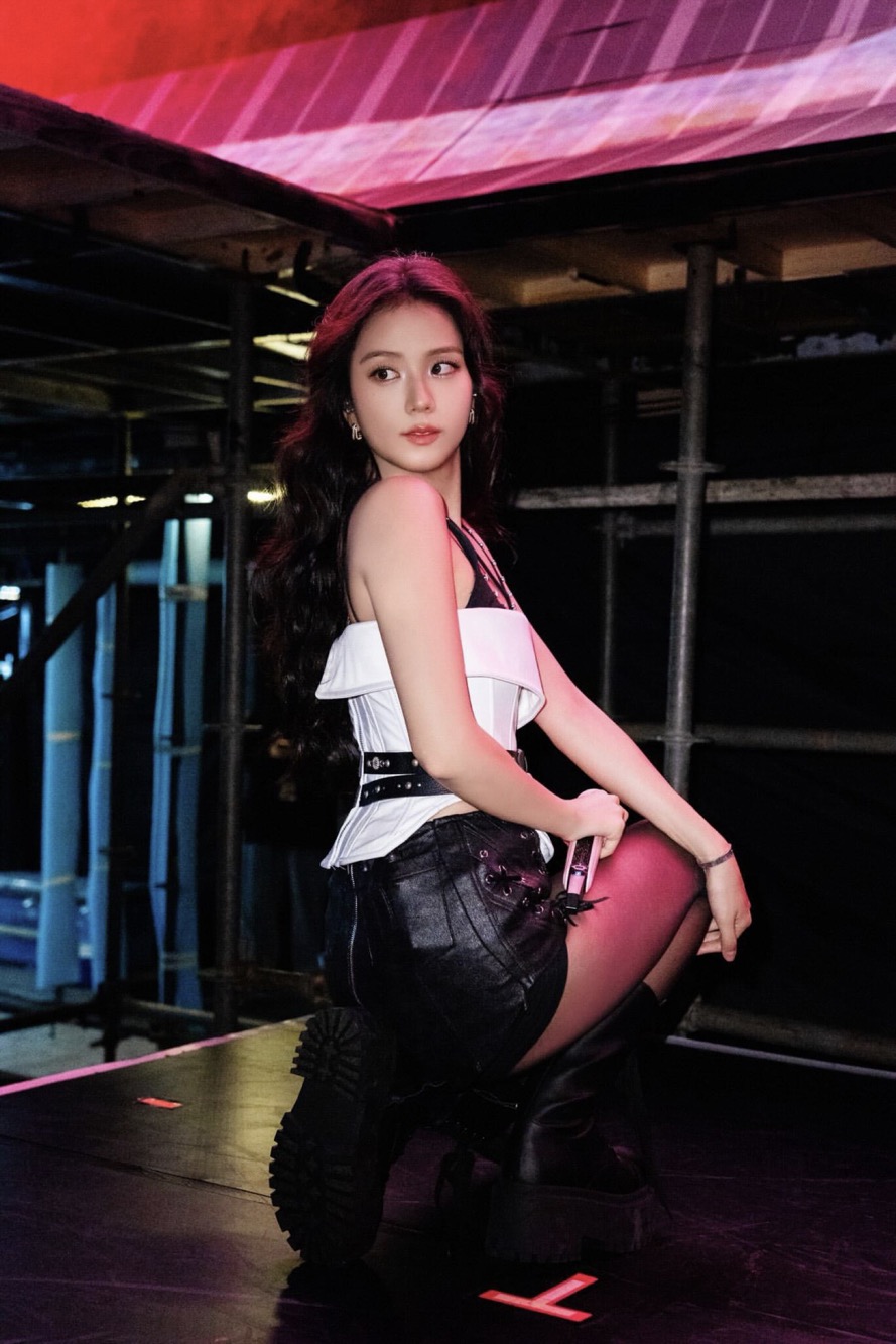NTK Vi Nguyễn – Từ giấc mơ nhỏ đến khoảnh khắc BLACKPINK diện thiết kế Việt trên sân khấu toàn cầu