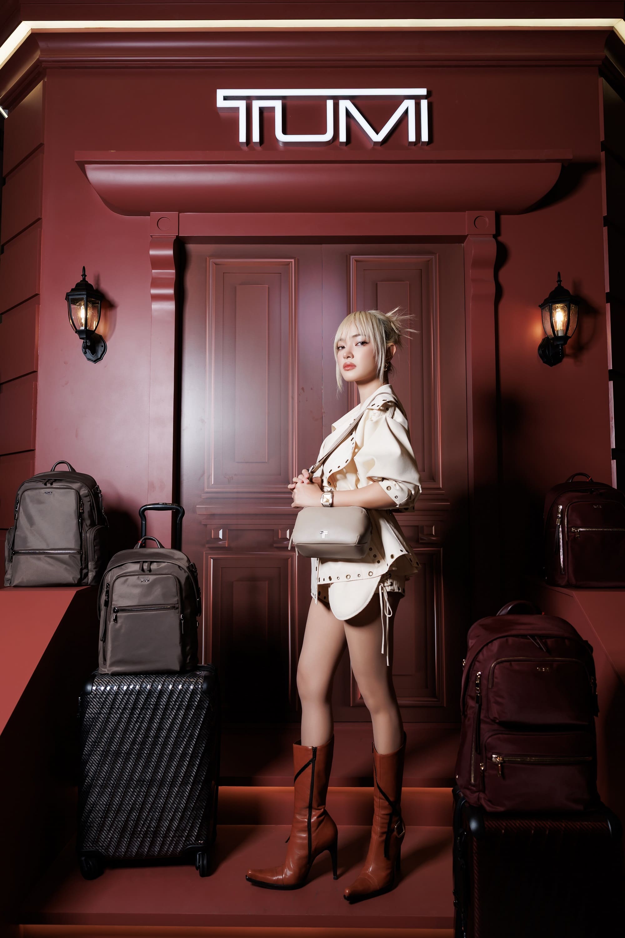 Dàn sao Việt 'bùng nổ' năng lượng New York tại sự kiện TUMI pop-up store