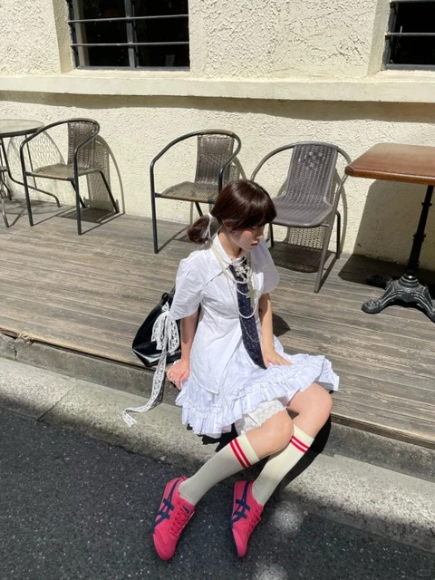 Từng là “đôi giày quốc dân” của năm 2023, adidas Samba nay không còn giữ được hào quang.