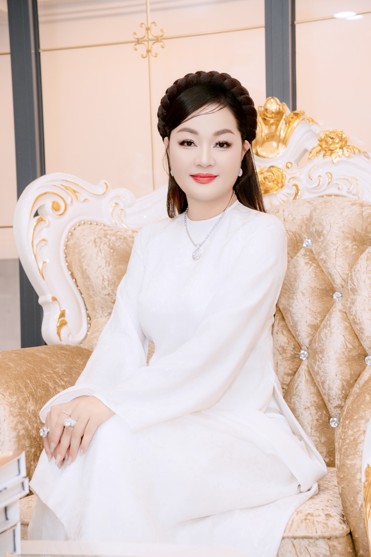 Hoa hậu Hoàng Thanh Nga: Lan tỏa năng lượng tích cực qua chuỗi hoạt động nghệ thuật và thiện nguyện