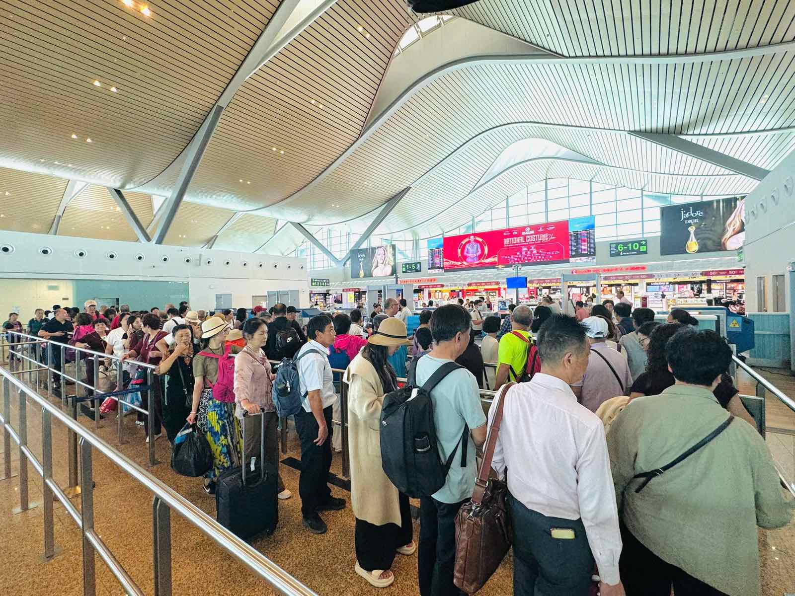 doanh nhân Johnathan Hạnh Nguyễn