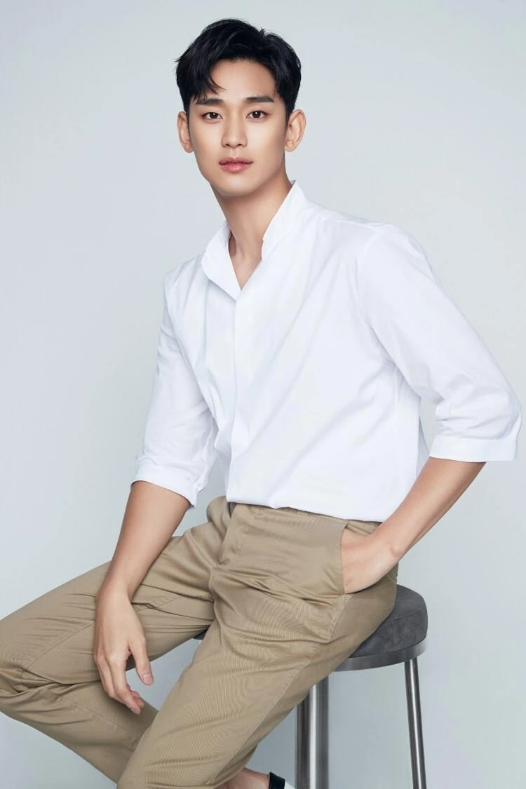 Kim Soo Hyun hẹn hò