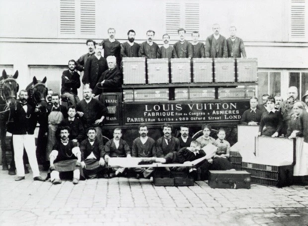 ‘Khai mở’ những chiếc rương độc đáo của Louis Vuitton
