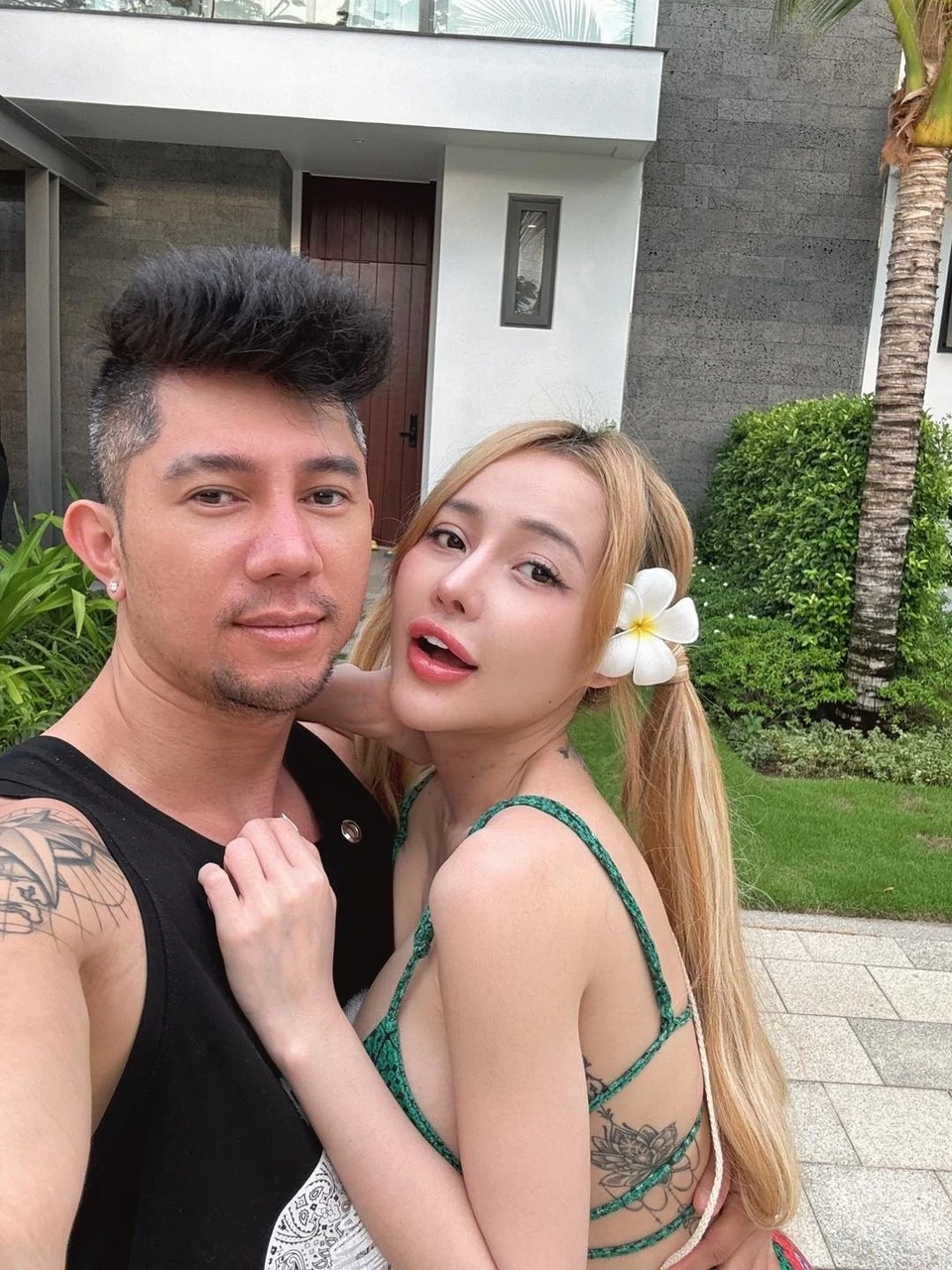 DJ Ngân 98 bị kiểm tra sản phẩm giảm cân nghi chứa chất cấm
