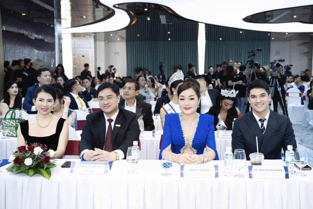 Hoa hậu Hoàng Thanh Nga lộng lẫy trong họp báo chung kết Miss Cosmo Vietnam 2025