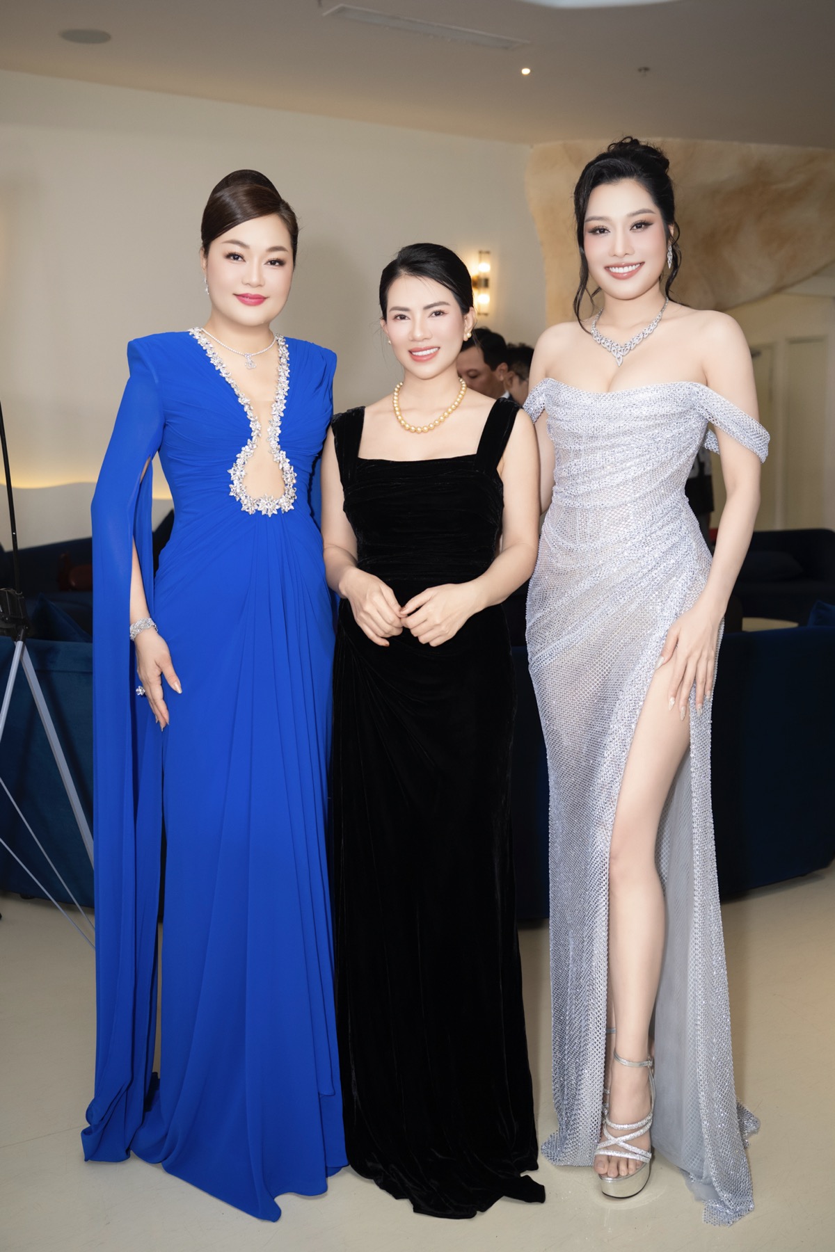 Hoa hậu Hoàng Thanh Nga lộng lẫy trong họp báo chung kết Miss Cosmo Vietnam 2025