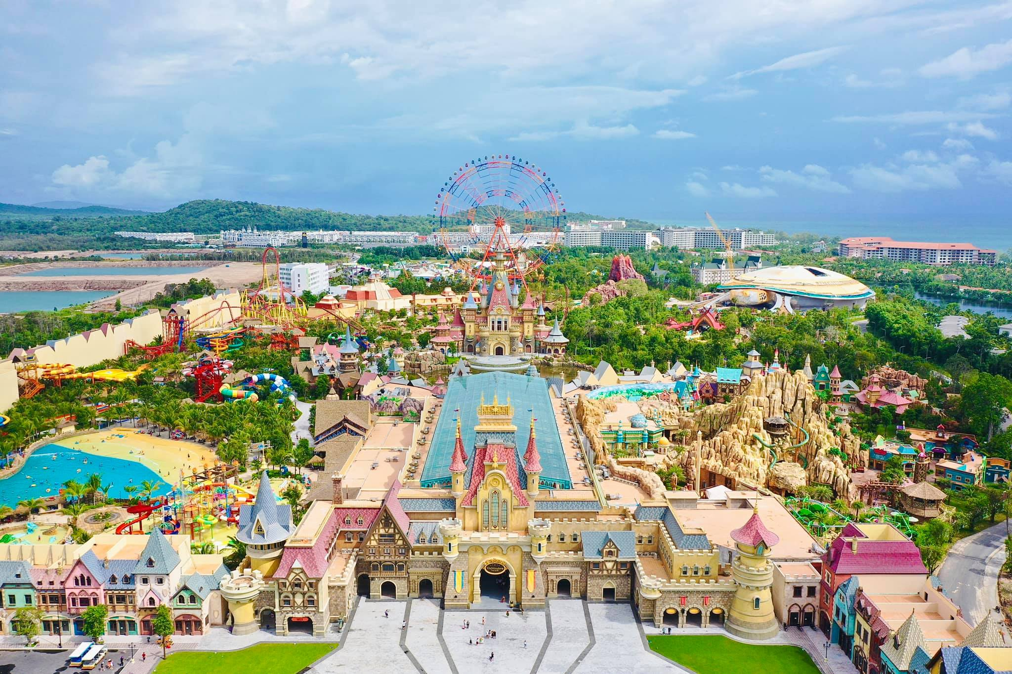 Thỏa thích tại VinWonders với nhiều trải nghiệm thú vị. Ảnh: FB VinWonders