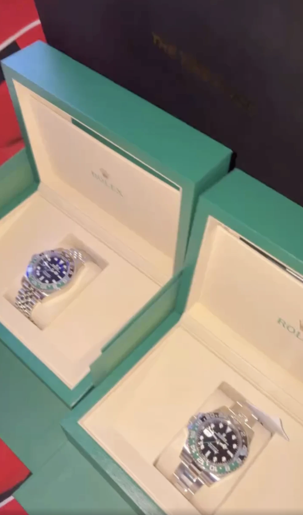 Cận cảnh đồng hồ Rolex 16.000 USD tổng thống tặng đội tuyển Indonesia