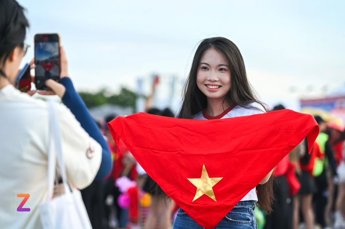 50.000 khán giả đổ về sân Mỹ Đình xem 'concert quốc gia'