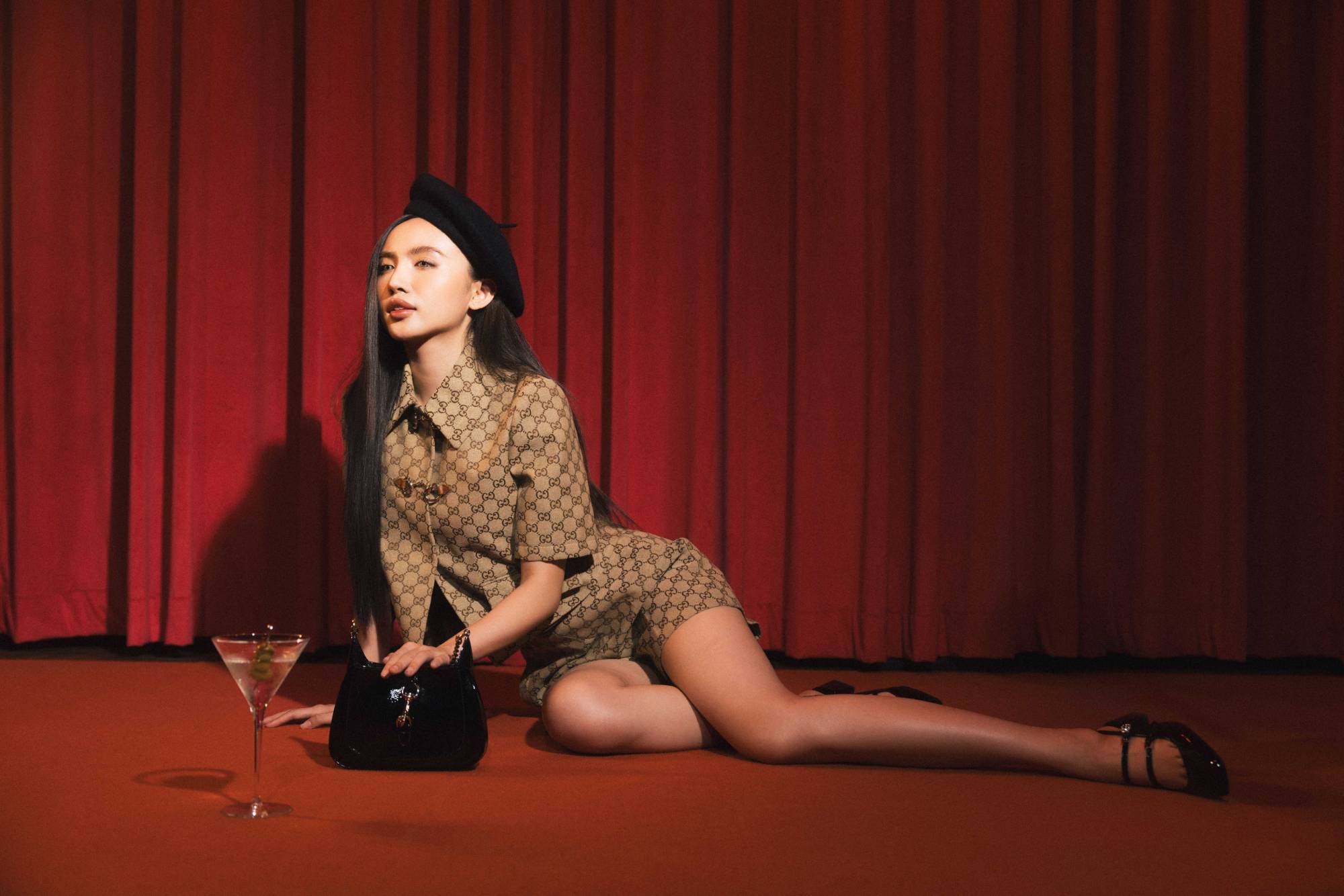 Tân binh LEXXY được ví như công chúa khi mặc đồ GUCCI